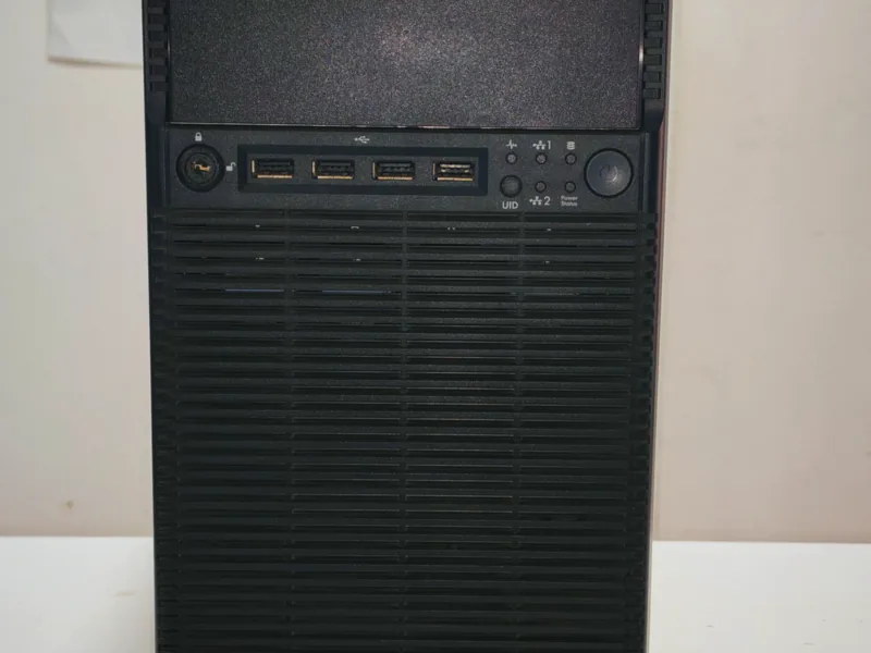 Server HP ProLiant σε μορφή πύργου